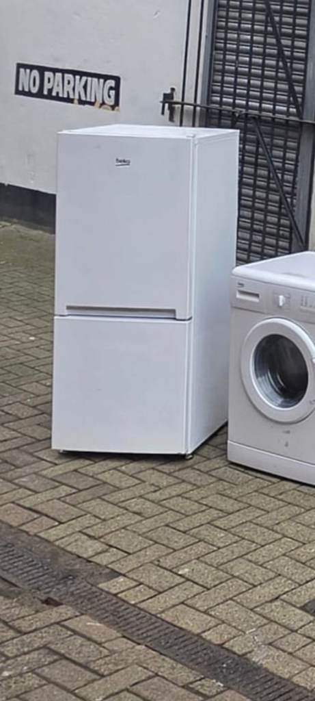 Beko fridge freezer   Fully warranted £140