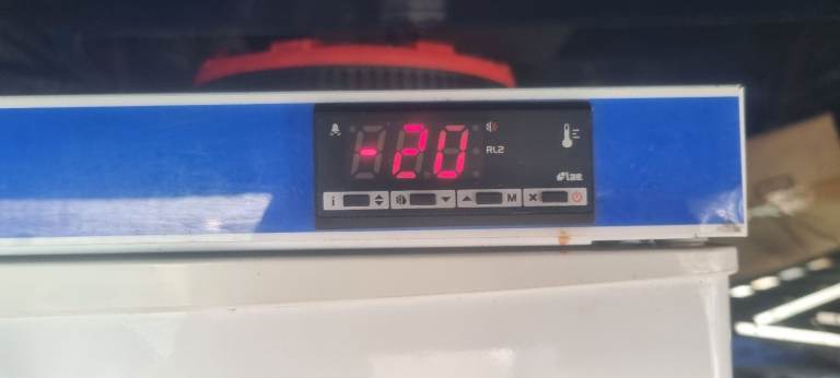 Lec medical freezer