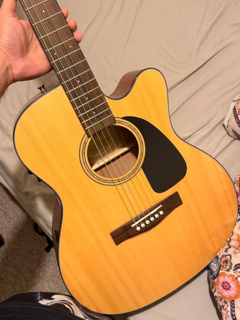 Fender CF-60CE Electro-Acoustic Guitar with Gig Bag & Capo