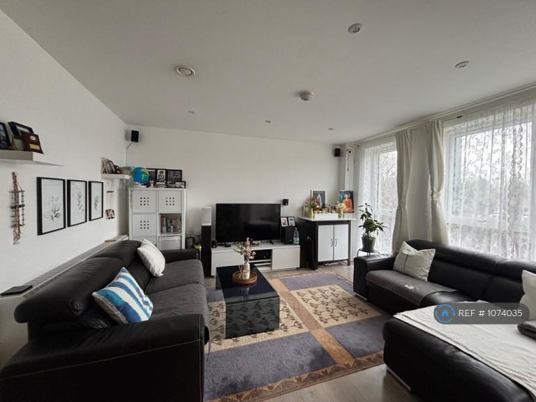 2 bedroom flat in Best House, Wembley, HA9 (2 bed) (#1074035)