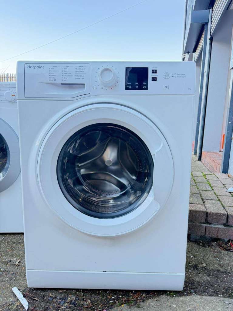 Hotpoint 7 kg White Washing Machine