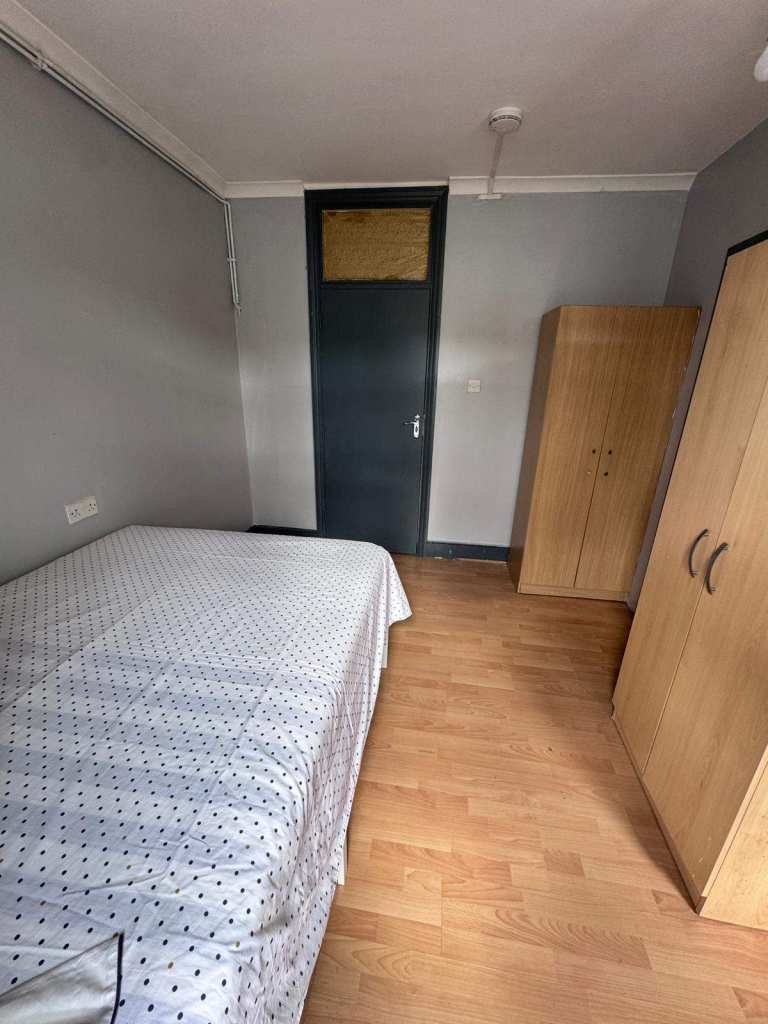Rooms for rent in Seven Sisters 77 b