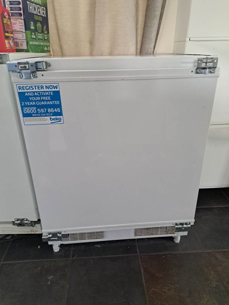 Beko Integrated Larder Fridge (BLSF3682) – Under Counter, Excellent Condition