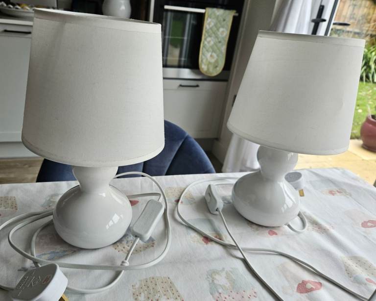 image for Pair of small table/bedside lamps