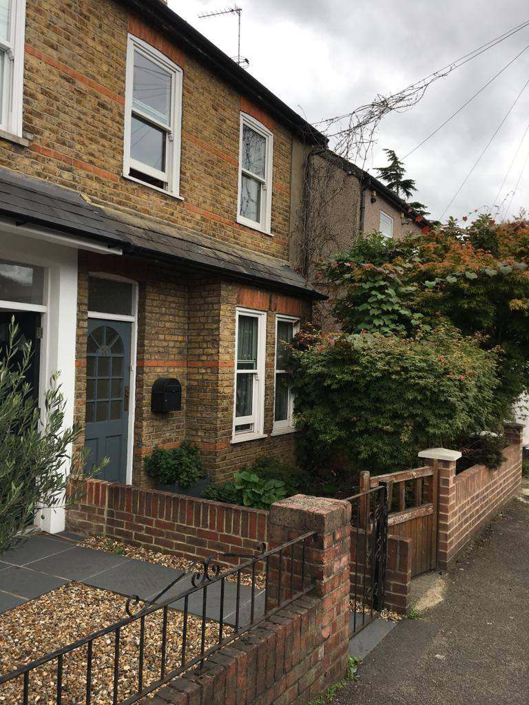 3-Bedroom House to Rent in Ashford, TW15 2HH – £1,850 PCM | Garden & Free On-Street Parking