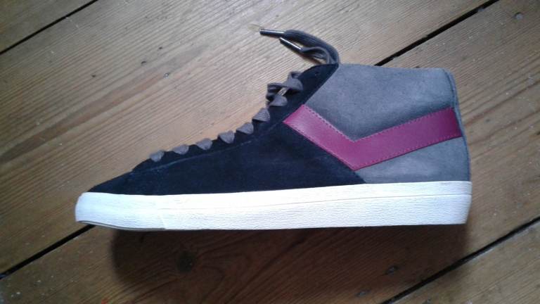 Very nice brand new Pony Trainers.