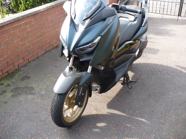 YAMAHA XMAX 300 TECH 2023, also MZ TS 150cc project bike .