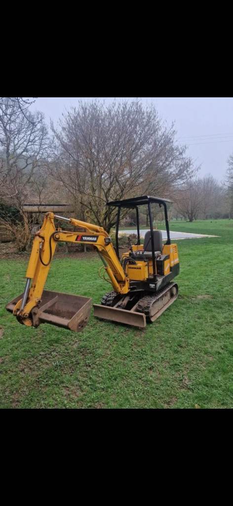 Yanmar 1.5t digger 3 buckets