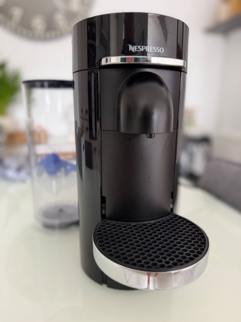 Nespresso Vertuo Coffee Machine - Black, Excellent Condition