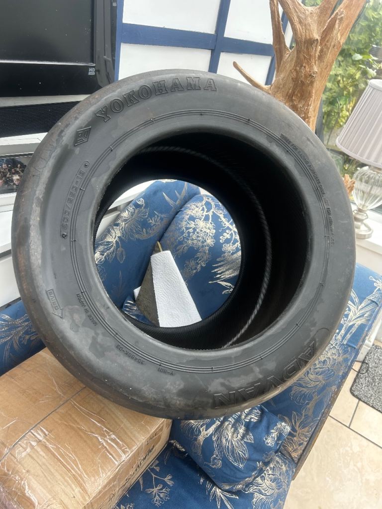 Racing tire