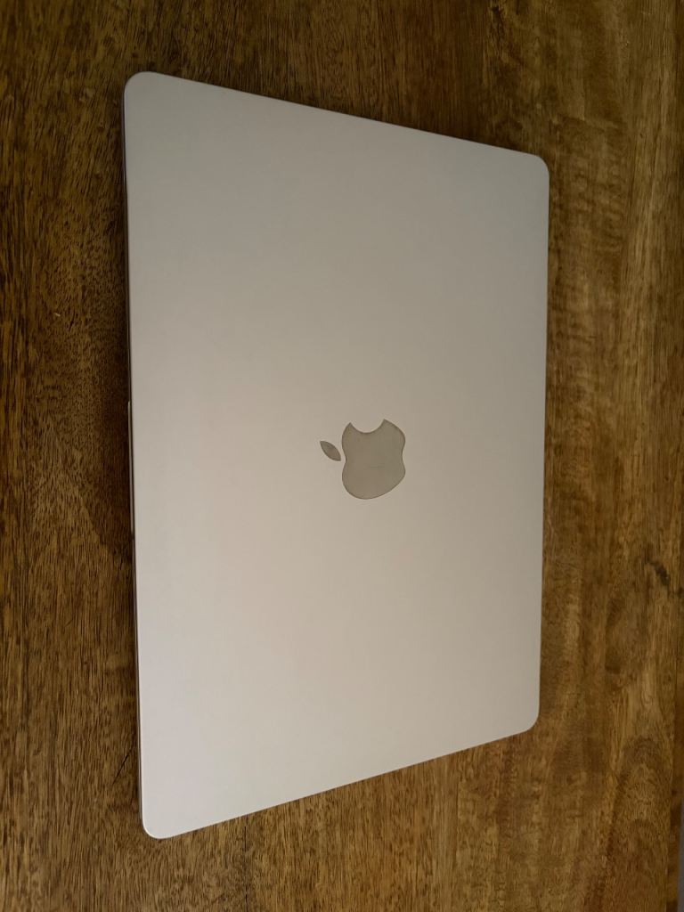 MacBook Air M2 (2022), 8 GB