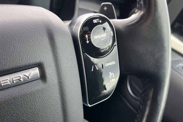 2019 Land Rover Discovery 2.0 SD4 HSE 5dr Auto ESTATE DIESEL Automatic