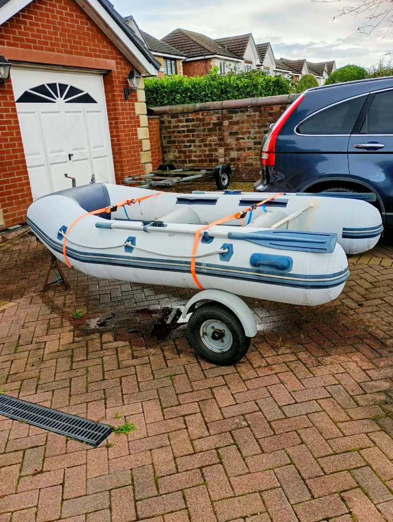 WAVELINE 270 INFLATABLEWITH TRAILER