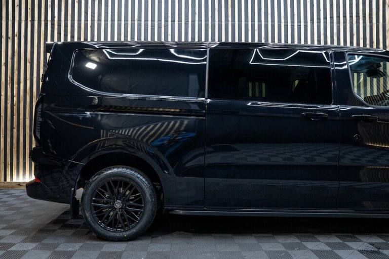  Ford Transit Custom 320 Limited L2 2.5L Auto Plug-in Hybrid Crew Cab HYBRID Automatic