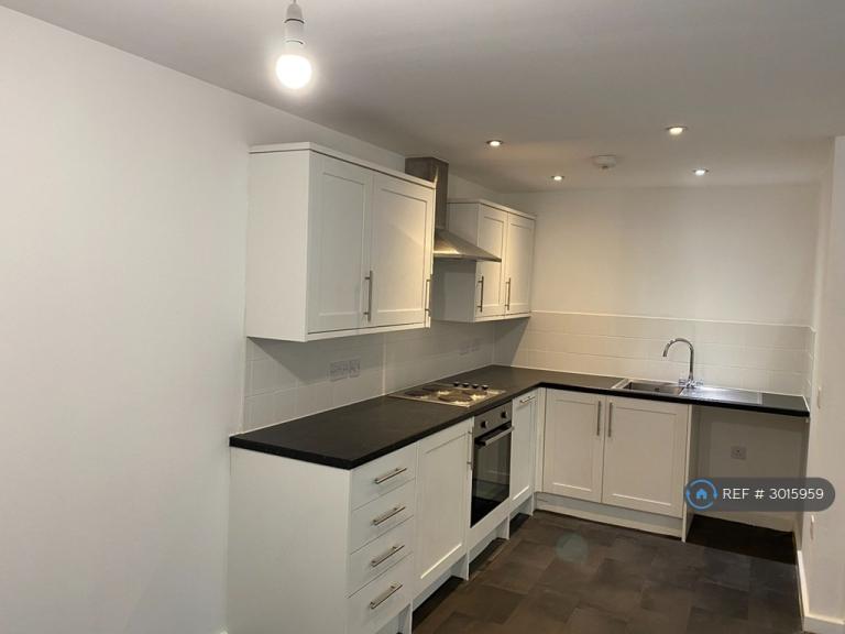 2 bedroom flat in Clearwater Quays, Warrington, WA4 (2 bed) (#3015959)