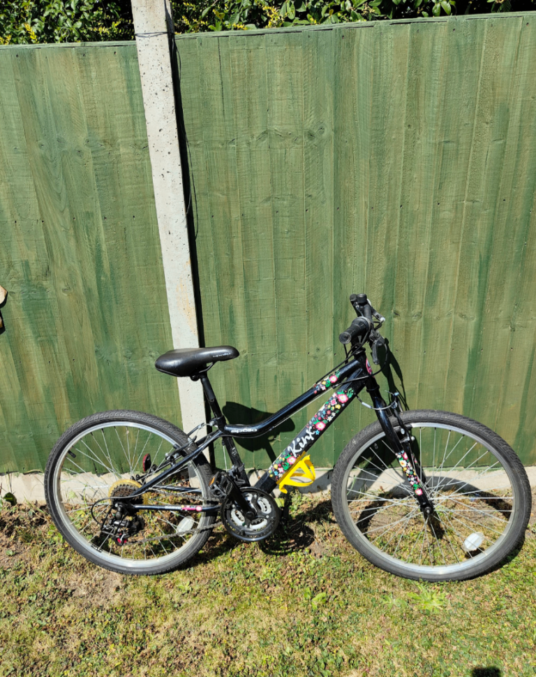 Apollo Kinx Girls' hybrid bike