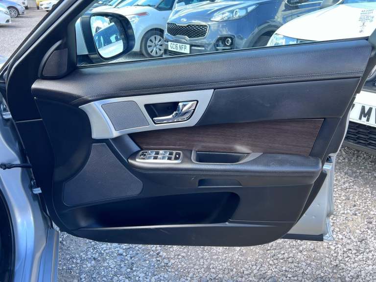 JAGUAR XF 2.2 d Luxury 2013