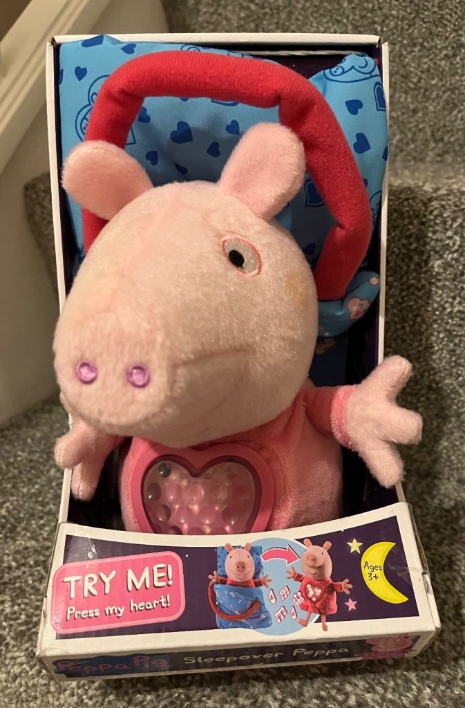 Peppa Pig Sleepover Plush Toy. 