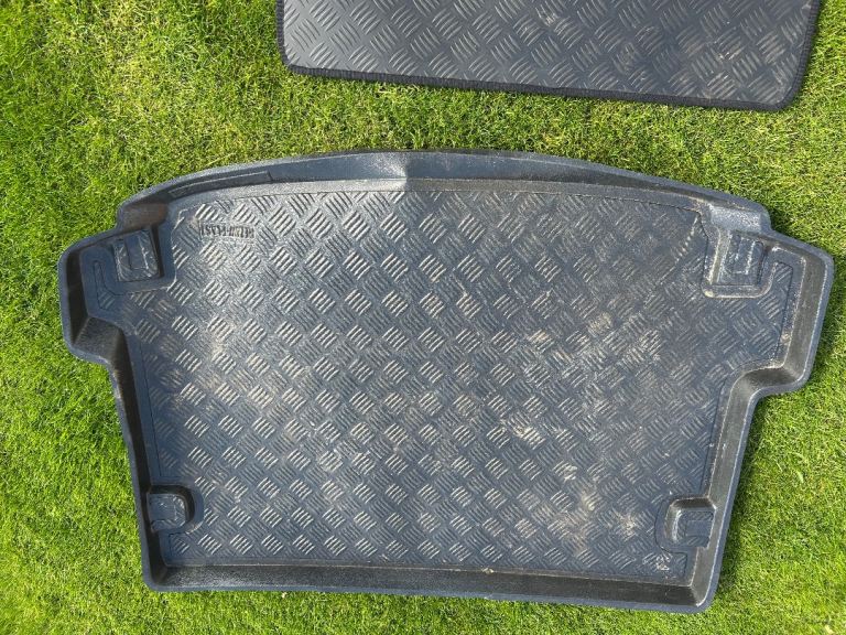 Range Rover Evoque boot liners 