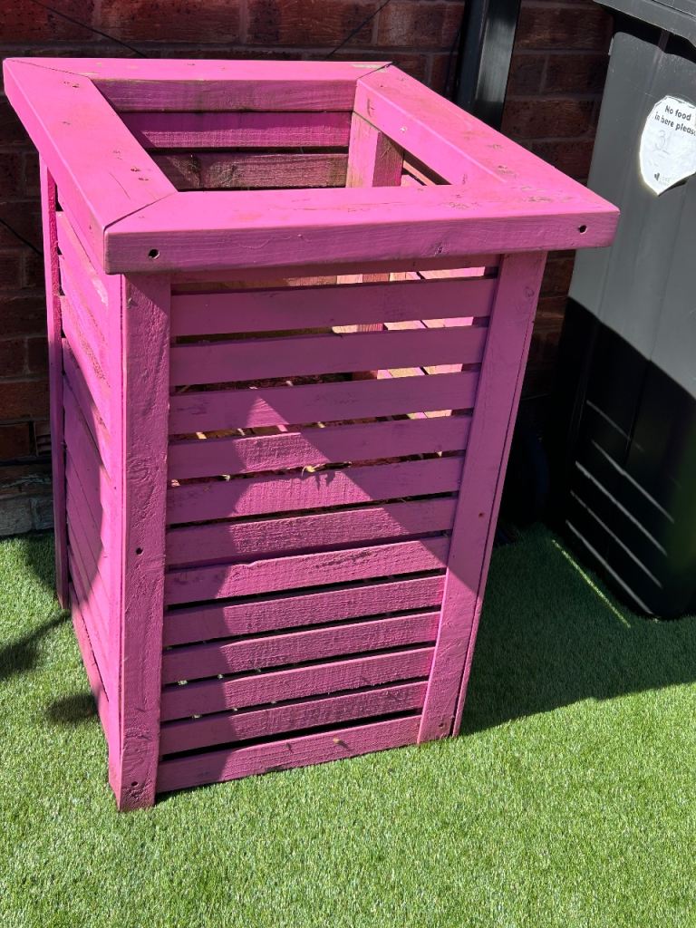 FREE wooden plant holder 