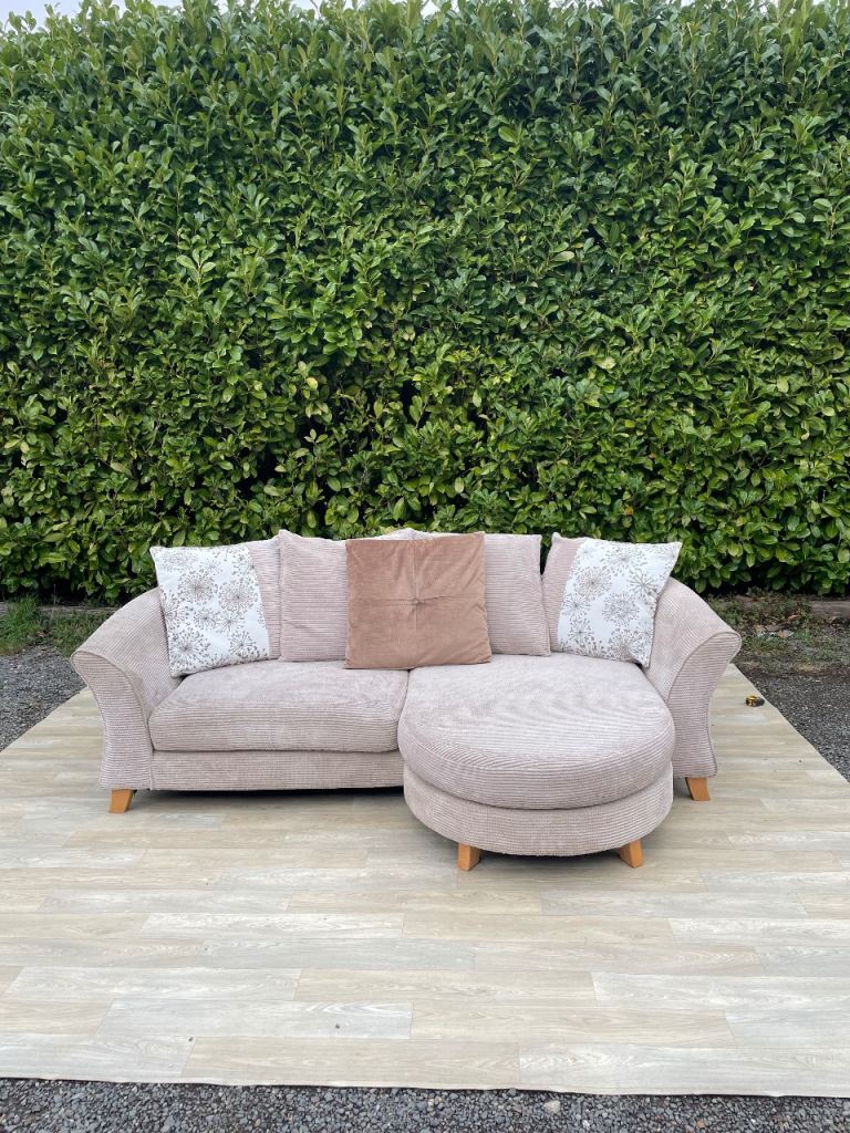 FREE DELIVERY 🥰🚚🥰 DFS BEIGE FABRIC CORNER SOFA GOOD CONDITION