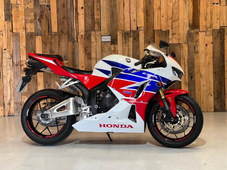 Honda CBR600RR 2015 SuperSport