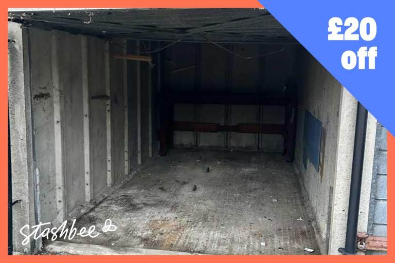 Garage to rent in Tilbury (RM18) | Stashbee