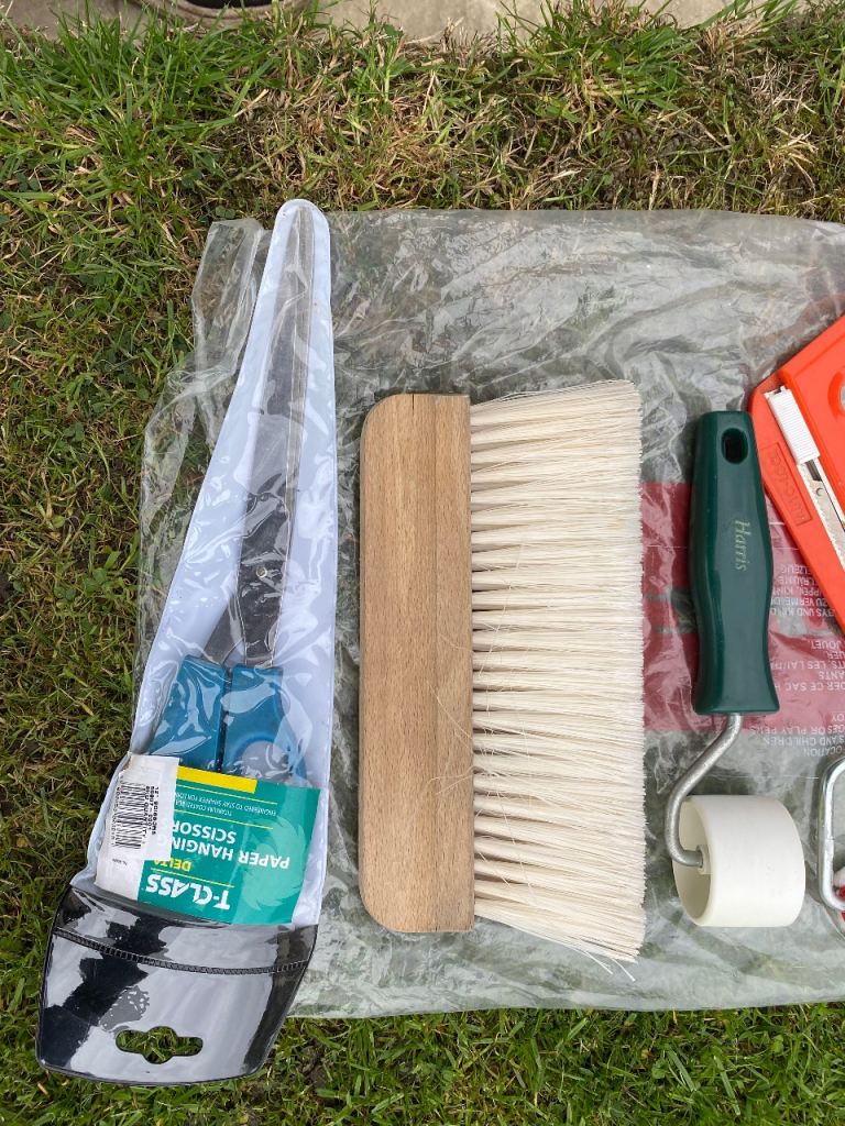 Bag of used surplus decorating tools 