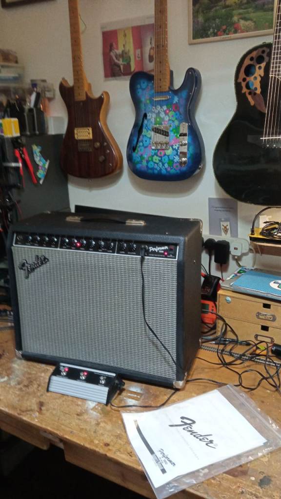 Fender Performer 1000 1 x 12 guitar combo amp 100W USA 1993  may trade or swap