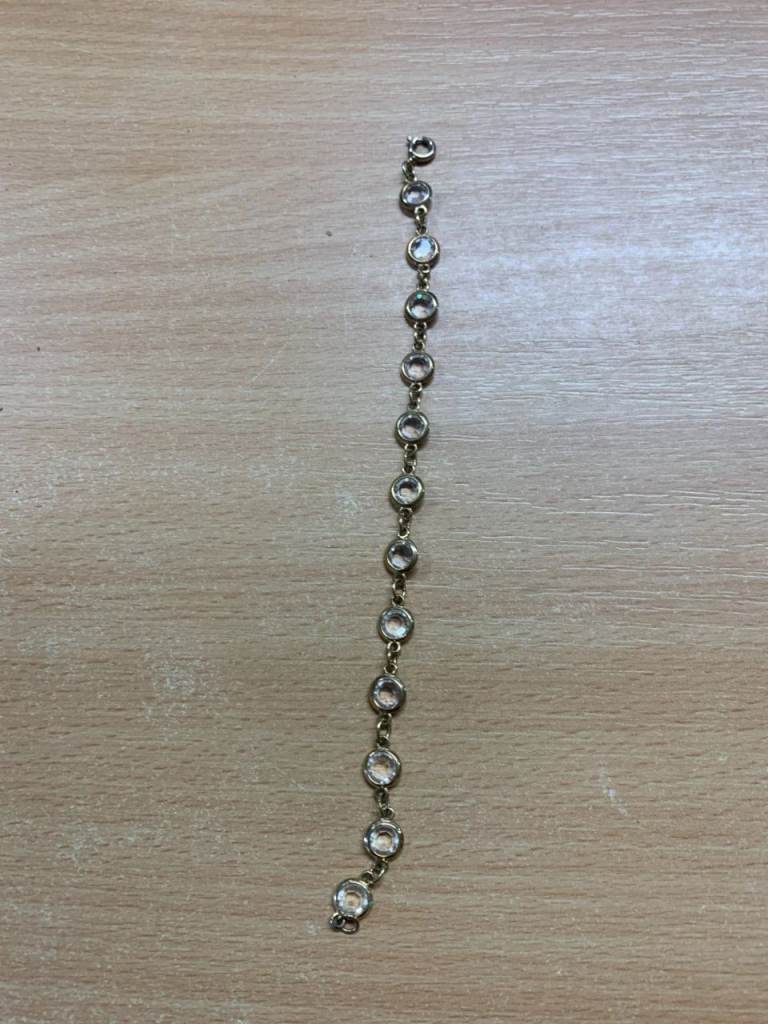 VINTAGE GOLD TONE CLEAR STONES BRACELET 6 GRAMS 17cm-LONG