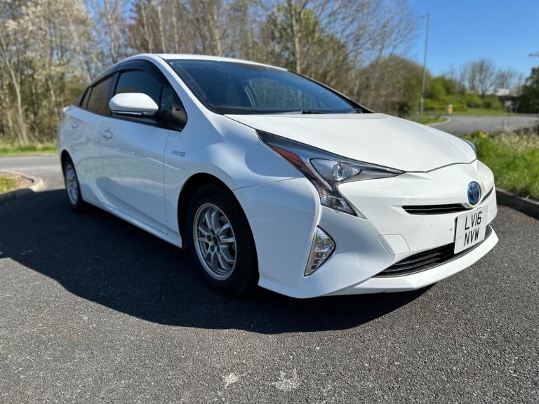 2016 Toyota Prius Hatchback Hybrid Electric Manual