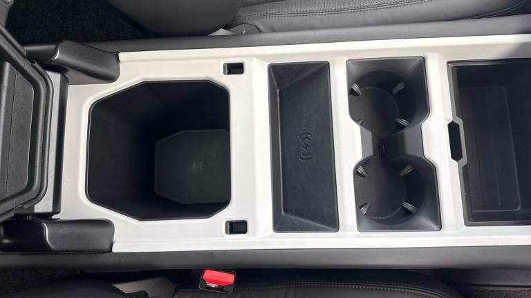 2025 Land Rover Defender 3.0 D250 X-Dynamic HSE 90 3dr Auto Diesel Estate Estate Diesel Automatic