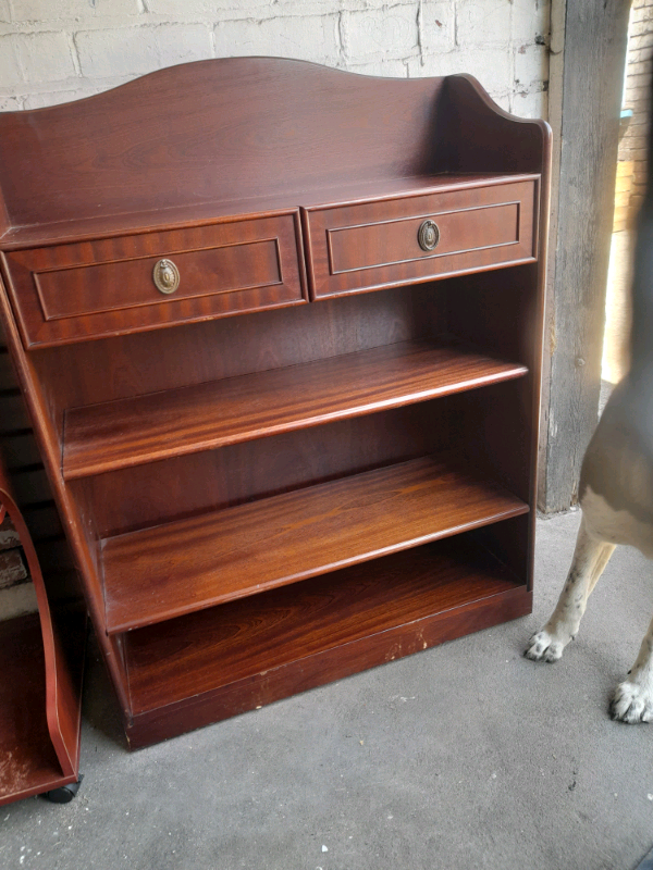 BOOKCASE 