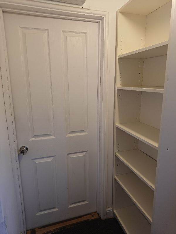  Spacious studio share in house near city centre