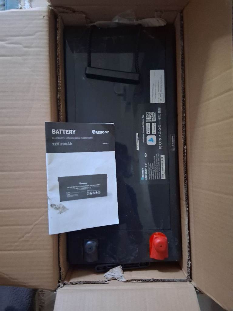 Renogy 200 AH 12 V LiPO4 battery unused