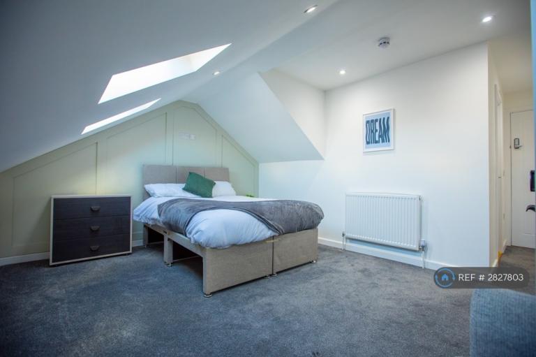 1 bedroom in Queens Road, Portsmouth, PO2 (#2827803)