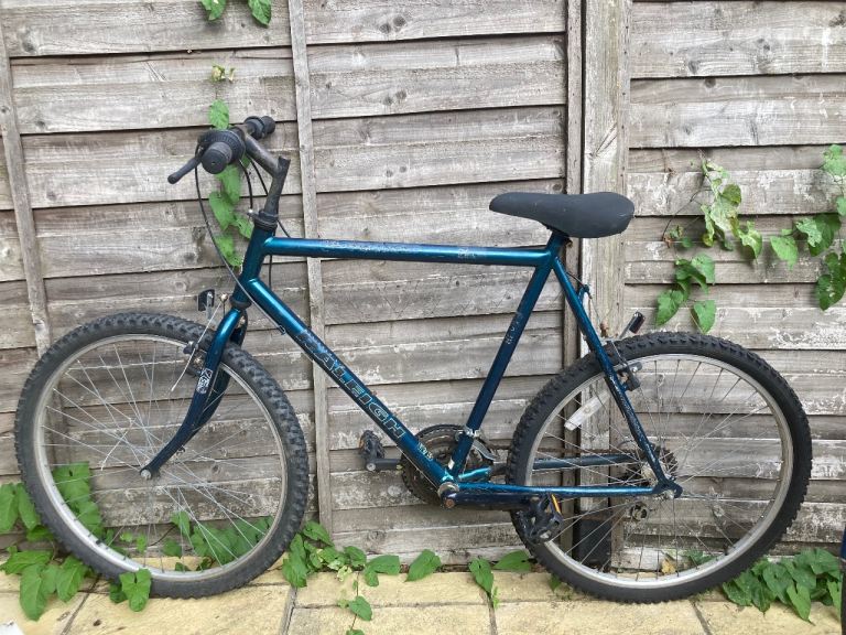 Raleigh Outland Mountain Bike – Blue, Fair Condition