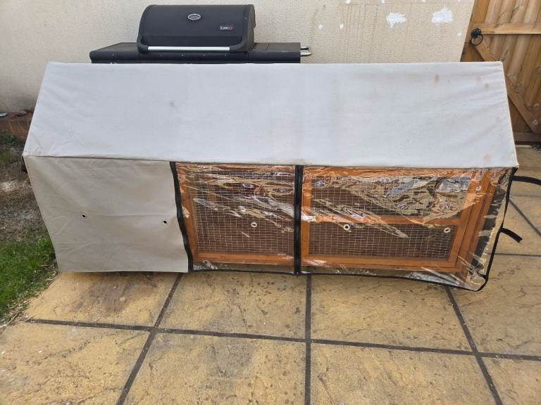 The Hutch Company Clover Apex Guinea Pig and Rabbit Hutch 6 Foot