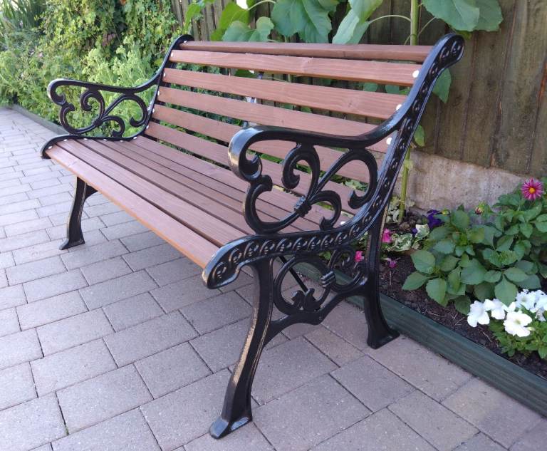 NEW UNUSED CAST IRON BENCH IN BLACK METALLIC FINISH