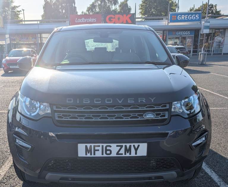 2016 Land Rover Discovery Sport TD4 SE  blue colour. One owner 