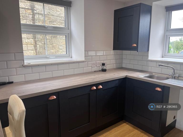 2 bedroom flat in Dunlop House, Crowborough, TN6 (2 bed) (#2910165)