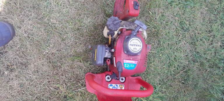 Danarm Petrol Strimmer / Brush Cutter – Red, Fair Condition