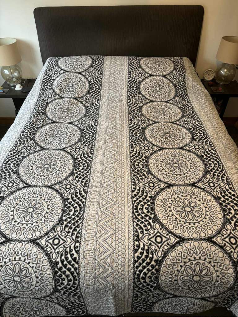 Lightweight Quilted Bed Throw