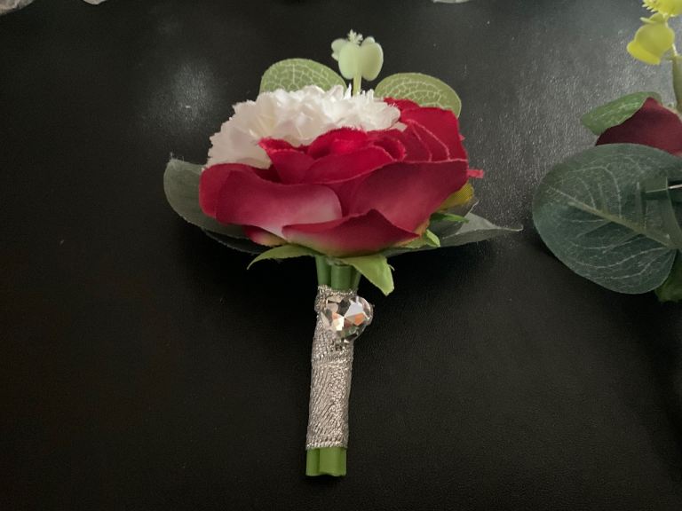 BRAND NEW BUTTONHOLES, weddings etc. £5 EACH or all 5 for only £20 🙏 