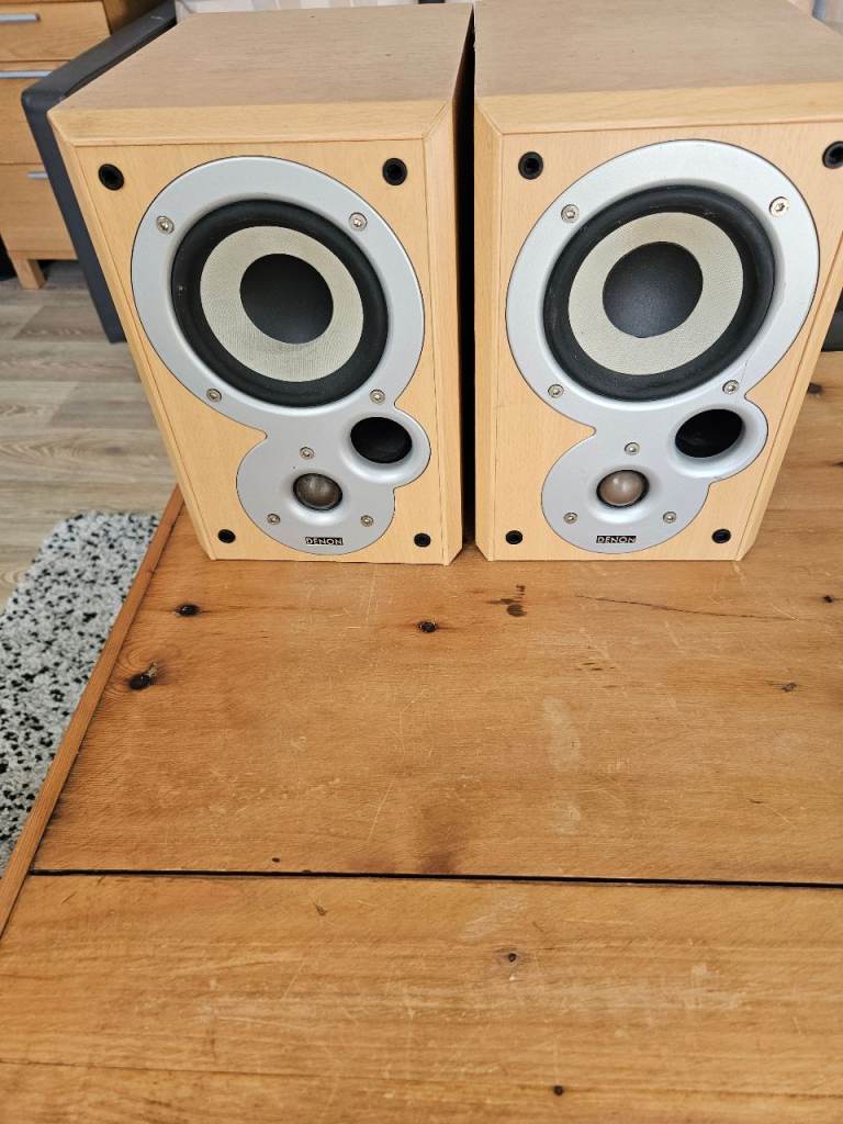 Pair of denon speakers 