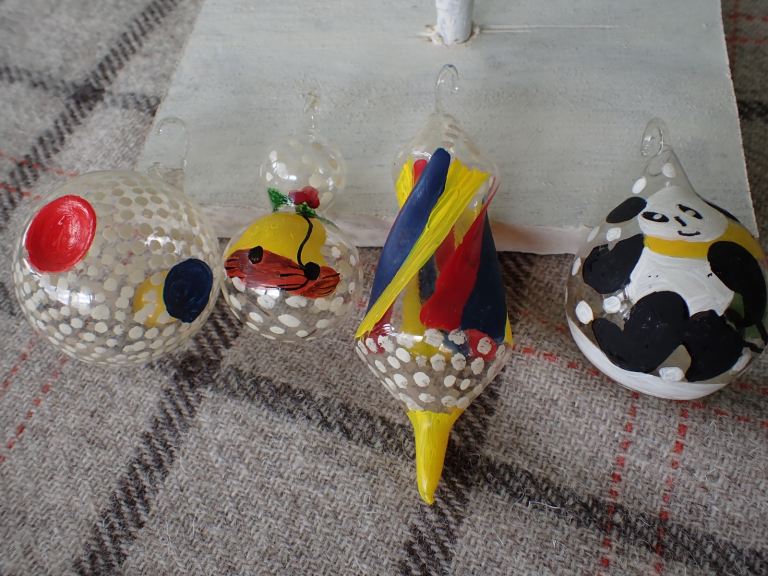 4 Rare Vintage Glass Hook Christmas Tree Baubles Decorations Ornaments Xmas