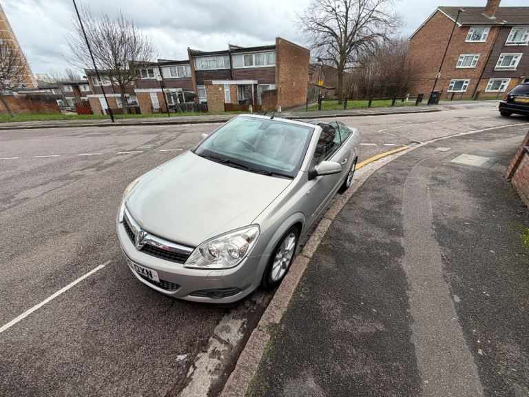 Vauxhall, ASTRA, Convertible, 2010, Manual, 1796 (cc), 3 doors