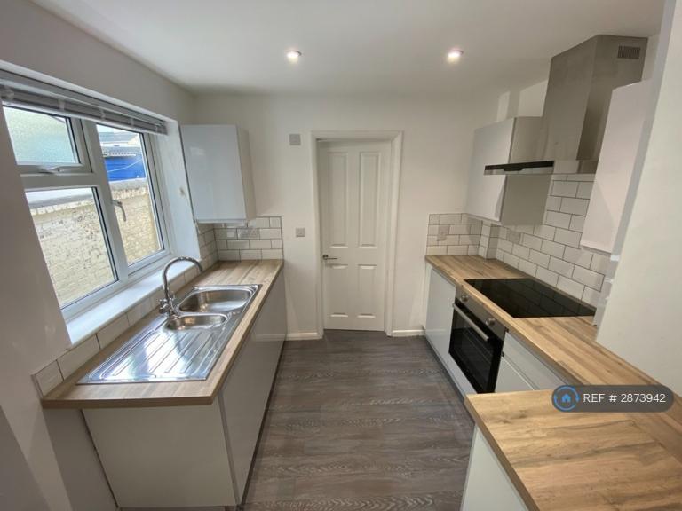 2 bedroom house in Lydford Park Road, Plymouth, PL3 (2 bed) (#2873942)