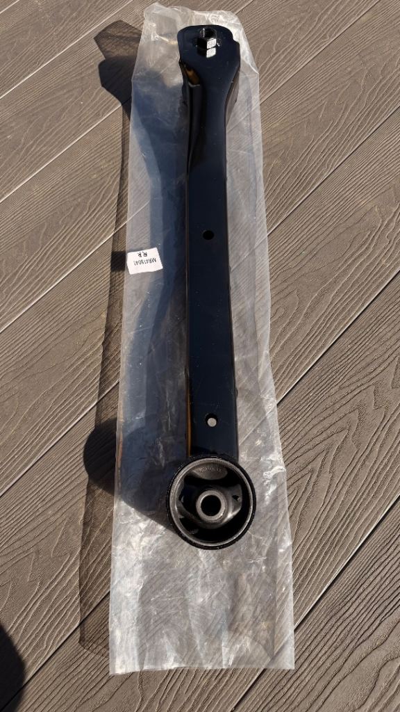 Rear Right Suspension Trailing Arm for Mitsubishi Shogun Pajero III IV MR418041