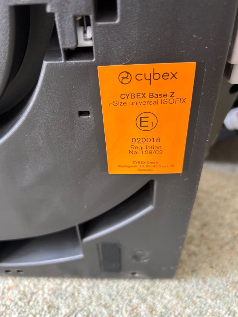 Cybex Sirona Z i-size 360 rotating car seat and Z 360 rotating isofix base
